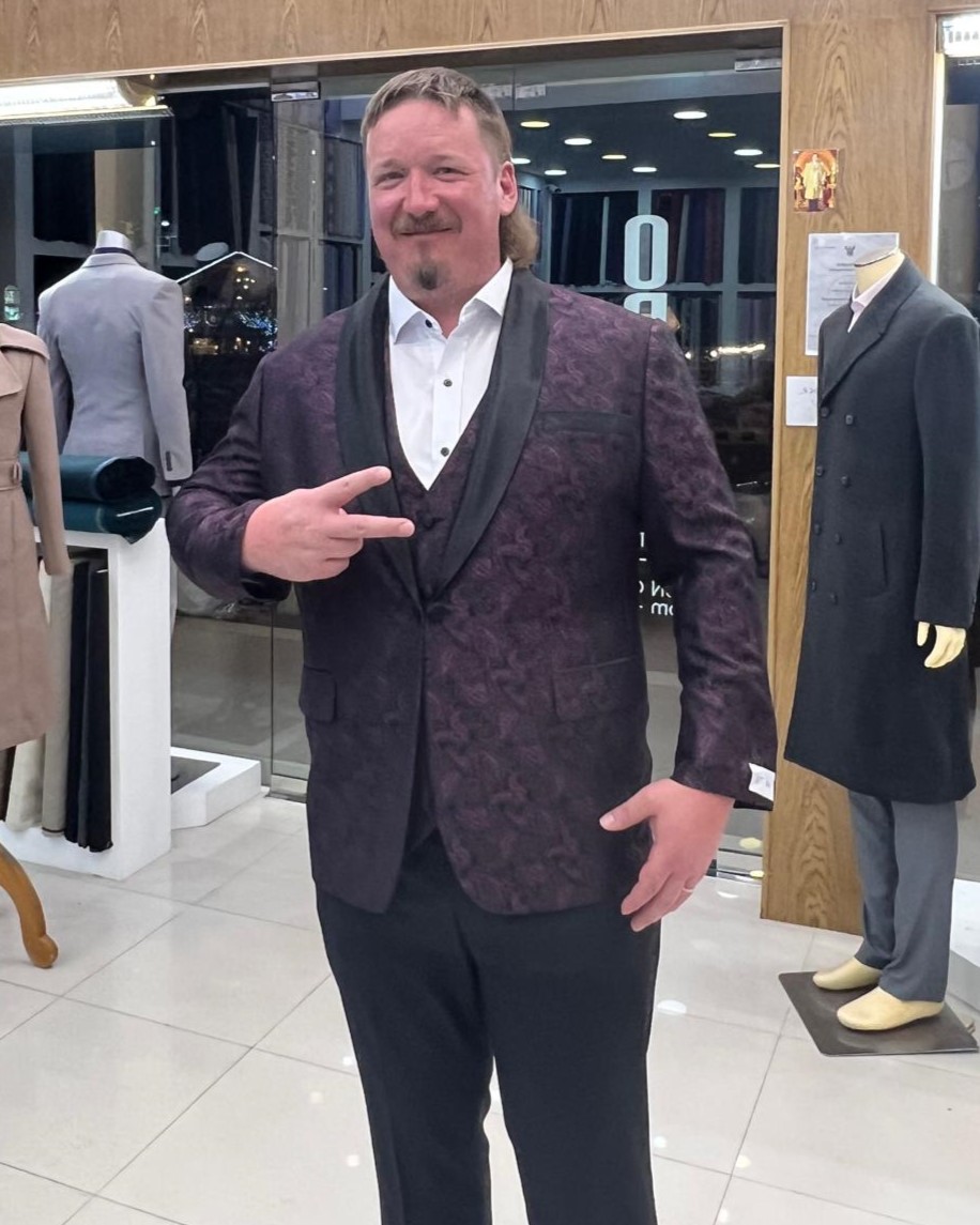 Custom made Tuxedo Suits, Custom Tailor based in Khaolak,Thailand